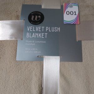 Brand New Velvet Plus Blanket